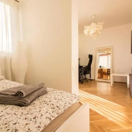 Bright And Cozy- Golden Apartments- Center- Zelazna Apartment
